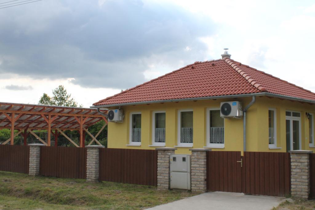 Ponty Orso Vendeghaz Villa Nagybaracska Exterior photo